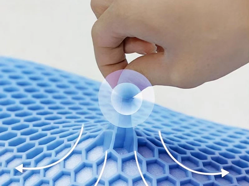 The core of this pillow uses an elastic TPE structure. The core of this pillow uses an elastic TPE structure.